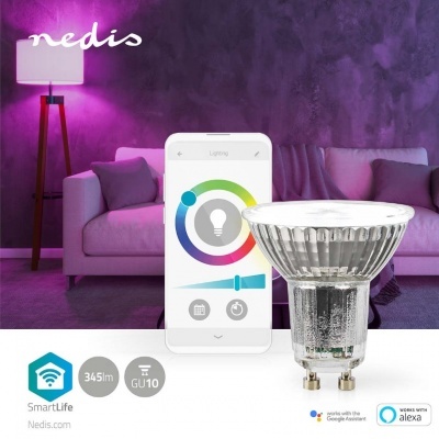 Lâmpada LED GU10 transparente em ambiente interior moderno com controlo via smartphone