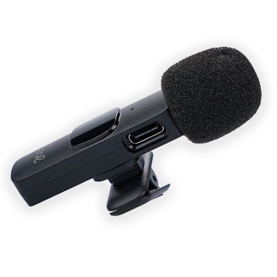 Microfone preto com espuma e clip de fixação