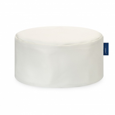 Pufe redondo branco em tecido com etiqueta azul JACK & MIKE