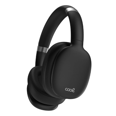 auscultadores over-ear pretos com texto cool