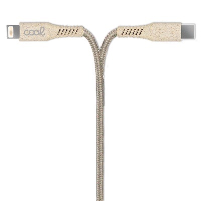 Cabo de carregamento bege com texto 'cool' e conetores USB-C e Lightning.