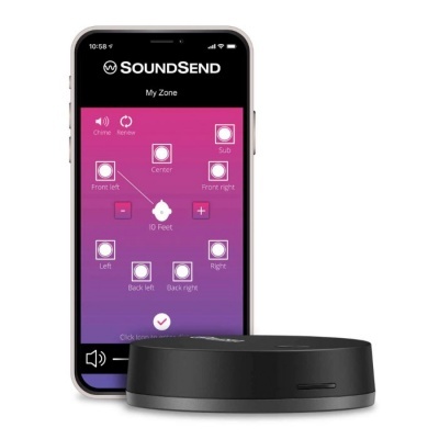 Smartphone com aplicação SOUNDSEND aberta e dispositivo preto circular