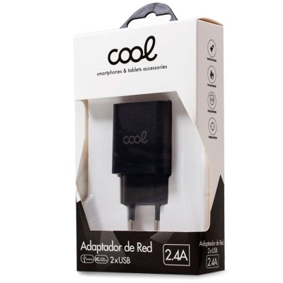 Adaptador de rede preto da marca COOL com 2 portas USB na embalagem