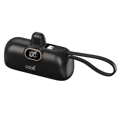 Carregador portátil preto com visor digital e correia para transporte