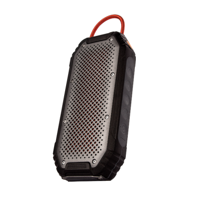 Coluna portátil preta com grelha metálica perfurada e alça vermelha
