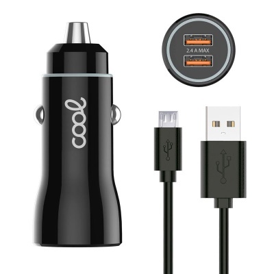 Carregador automóvel preto com duas portas USB e cabo USB