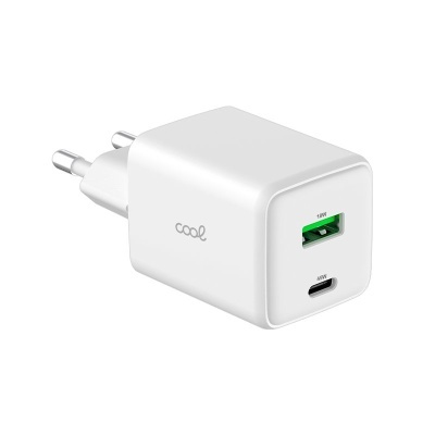 Carregador de parede branco com USB tipo A verde e USB tipo C preto