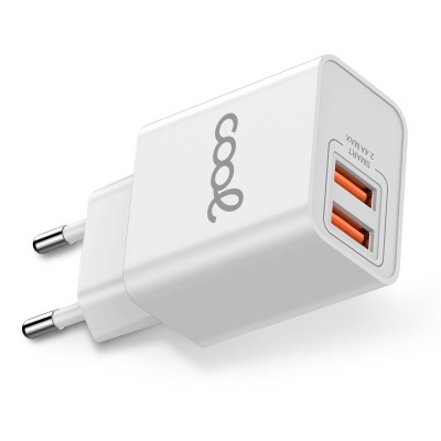 Carregador de parede branco com duas portas USB laranja e plugue europeu