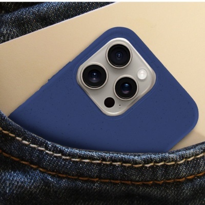 Smartphone cinzento com caixa azul no bolso de calças de ganga