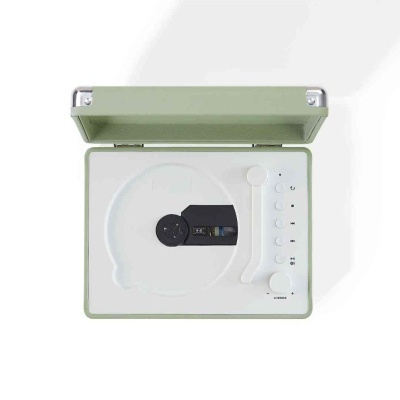 Leitor de vinil verde claro aberto com botões de controlo