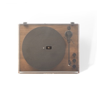 Gira-discos com base de madeira e tampa transparente