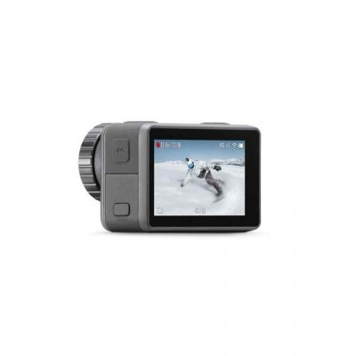 Câmara de ação cinzenta com ecrã digital a mostrar prática de snowboard