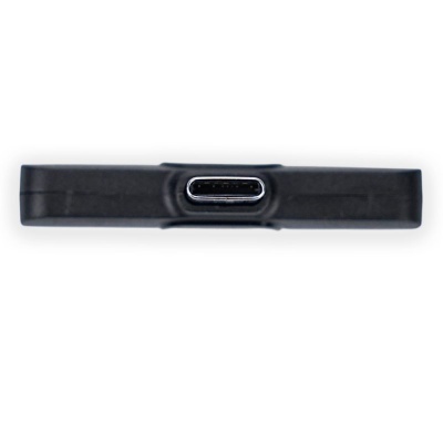 Adaptador preto com conetor USB-C