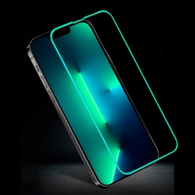 Smartphone com película protetora de vidro temperado verde fluorescente