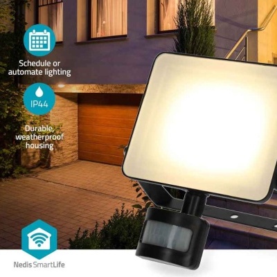 Luminária exterior retangular preta com luz branca e sensor de movimento