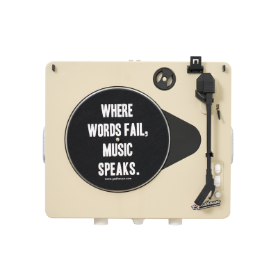 Gira-discos bege com texto em branco no prato preto