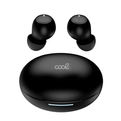 Auriculares sem fios pretos com estojo de carregamento preto e texto cool