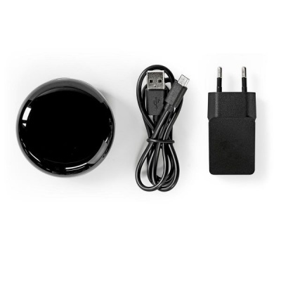 Dispositivo preto redondo, cabo USB e adaptador de tomada