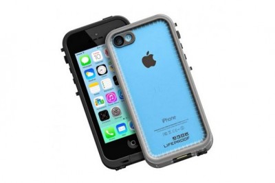 iPhone com capa protetora LifeProof azul e transparente