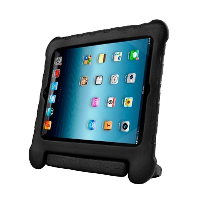 Tablet Apple iPad com capa preta protetora em espuma
