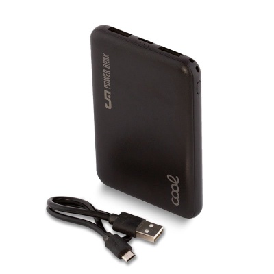 Power bank preto compacto com cabo USB micro.