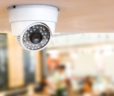 Câmara de segurança domo branca com LEDs no teto interior