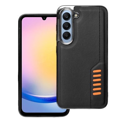 Smartphone com capa preta texturizada e detalhes laranja, câmera tripla visível