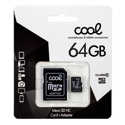 Cartão micro SD de 64GB com adaptador em embalagem rígida branca e preta