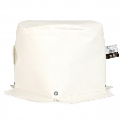 Chapéu de tecido branco com etiqueta lateral