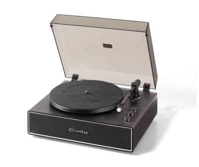 Gira-discos preto Crosley com tampa transparente aberta