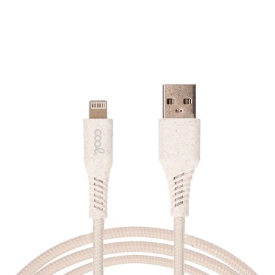 Cabo USB para Lightning creme com revestimento têxtil e texto 'cool' no conector.
