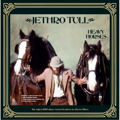 Capa de álbum com dois cavalos e um homem entre eles, texto JETHRO TULL HEAVY HORSES.