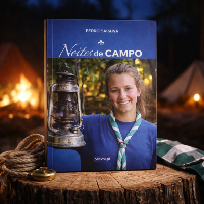 Capa do livro Noites de CAMPO com jovem segurando candeeiro antigo e elementos de camping ao redor.