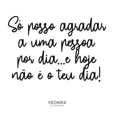 Texto manuscrito preto em fundo branco com frase e assinatura da marca YRONIKA.