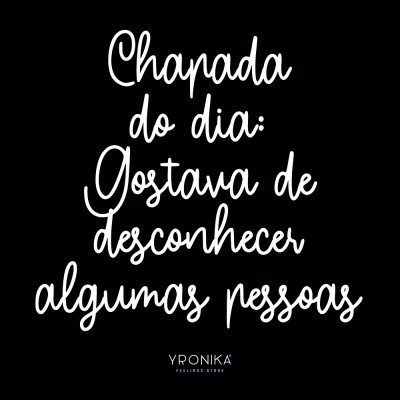 Texto branco em fundo preto com frase humorística e nome de loja Yronika Perfume Store