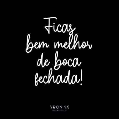 Texto branco em fundo preto com mensagem e logo YRONIKA