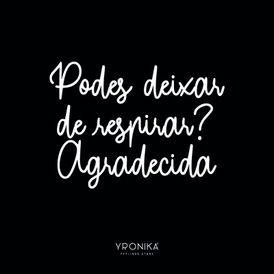 Texto branco manuscrito sobre fundo preto com frase e marca YRONIKÁ PEELING STORE