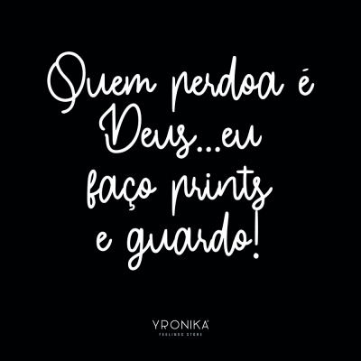 Texto branco sobre fundo preto com a frase e marca Yronika