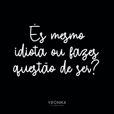 Texto branco manuscrito em fundo preto com a frase 