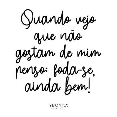 Texto manuscrito em português com frase e marca YRONIKA sobre fundo branco