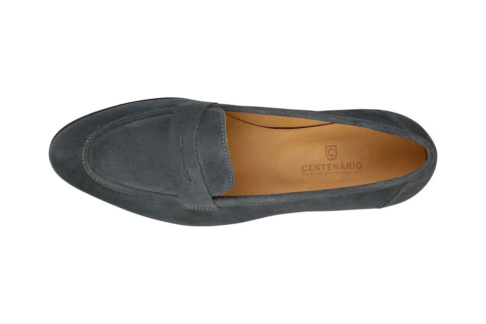 PENNY LOAFER CENTENÁRIO EM PELE E SOLA DE PELE - Cinza Sapato mocassim cinzento escuro em camurça com interior em couro bege