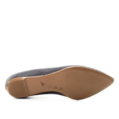 Sola de sapato de salto baixo e bico fino bege com textura antiderrapante