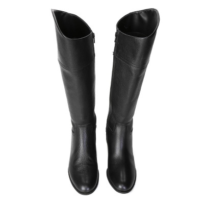 Botas altas pretas em pele sintética com fecho lateral