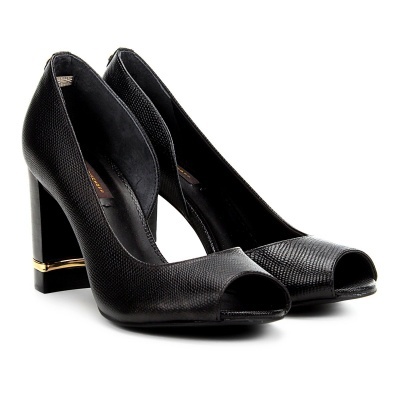 https://www.zanini.store/product/peep-toe-couro-jorge-bischoff-salto-grosso-snake-recortado