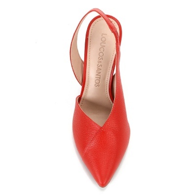 https://www.zanini.store/product/scarpin-couro-loucos-e-santos-chanel-bico-fino-recortes-coral