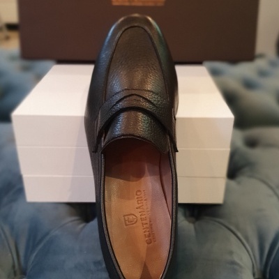 https://www.zanini.store/product/penny-loafer-centenario-ref-40259-pele-de-cervo-preto