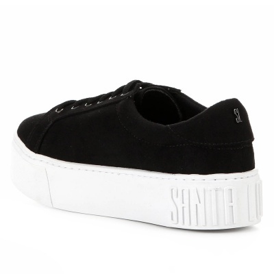 Tênis preto com sola branca e texto SANTA L no calcanhar da sola