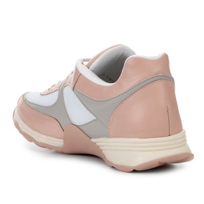 Tênis desportivo feminino rosa, cinzento e branco com sola branca