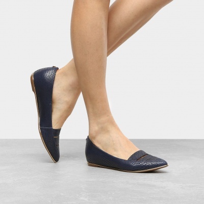 Sapatilhas femininas azuis com textura padrão cóbado