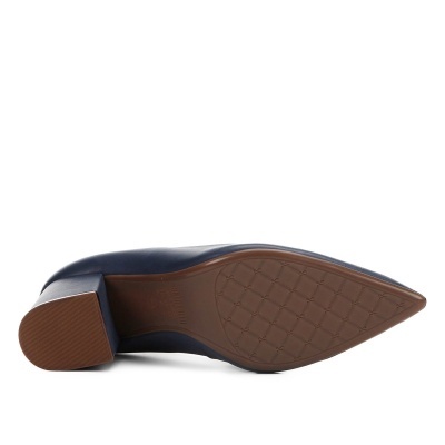 Sola de sapato feminino azul escuro com salto castanho